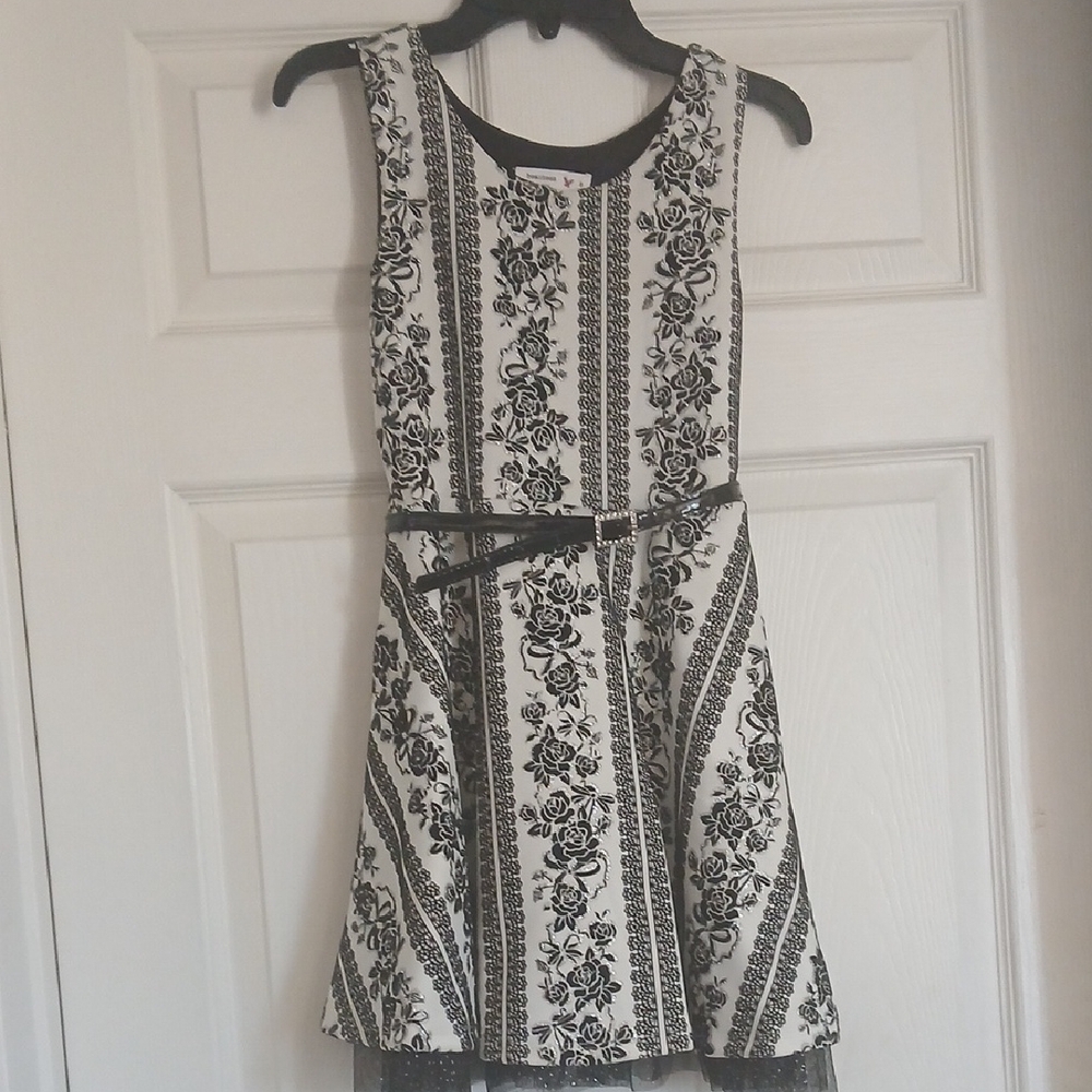Beautees Black and White Floral Mini Dress